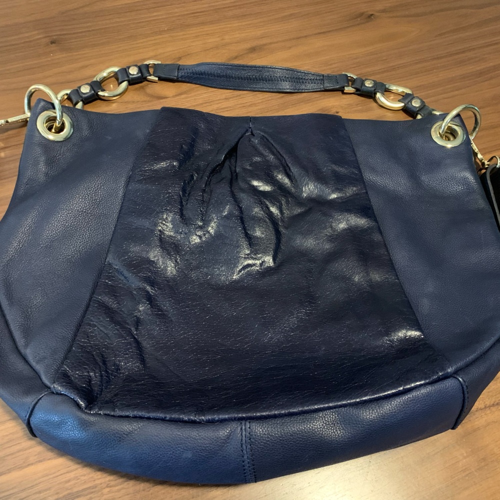 Vince camuto leather bag Navy Blue like new.